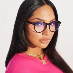 Quay Australia Out of Sight Pink Black Clear Blue
Light Glasses